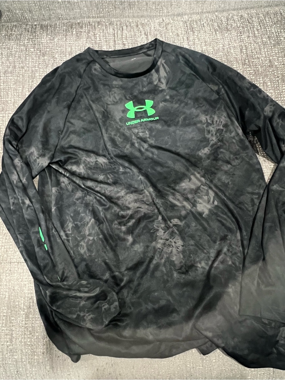 Under Armour Men's UA Tech 2.0 Print Lockup Long Sleeve T-Shirt.